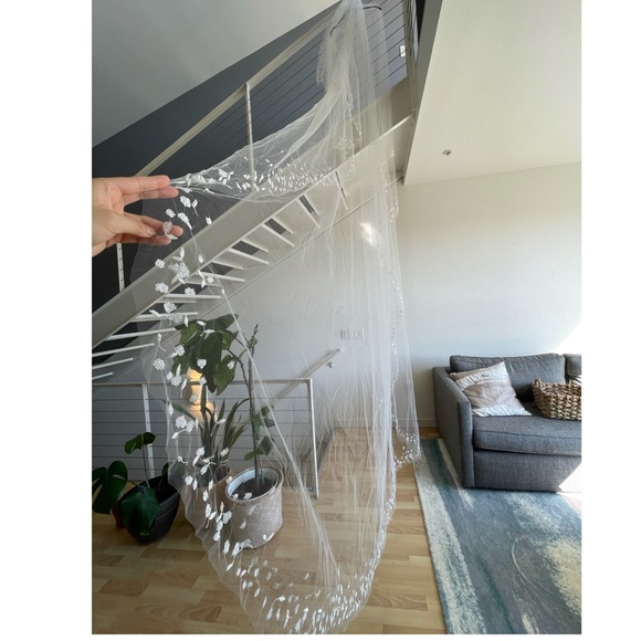 Oscar de la Renta Bridal Veil